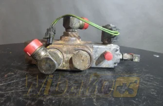 Zestaw zaworów Case 821C 