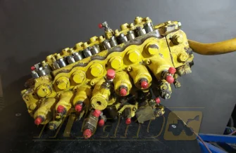 Rozdzielacz Komatsu PC210-6K 7234611810E2