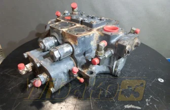 Rozdzielacz Komatsu PK01808 