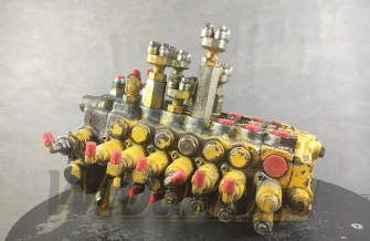 Rozdzielacz Komatsu CBJ30356 