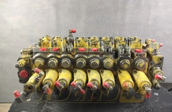 Rozdzielacz Komatsu PC210 