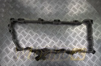 Obudowa pokrywy zaworowej do silnika Isuzu 4HK1 8973313621