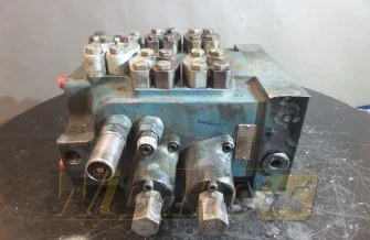 Rozdzielacz Liebherr R900785400 10018234