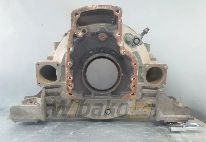 Obudowa koła zamachowego do silnika Volvo TD103KAE 848961 – używany