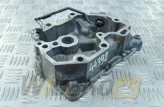 Obudowa pokrywy zaworowej Komatsu 6D125E-3 6156-11-7110