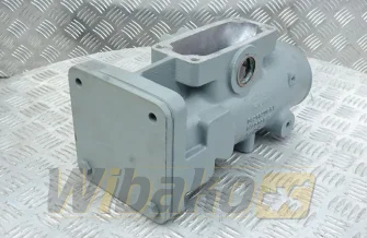 Łącznik kolektora ssącego do silnika Deutz TCD2015 04268204
