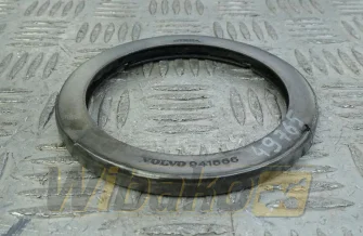 Uszczelniacz wału Przód Volvo TD122 941666