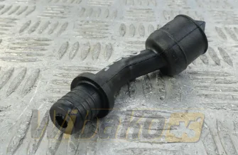 Łącznik odmy silnika Deutz 04207702