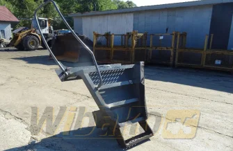 Schodki lewe do ładowarki Liebherr L576 
