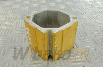 Adapter kolektora ssącego H=70 mm Deutz 04258703