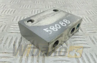 Łapa silnika Deutz 04253598