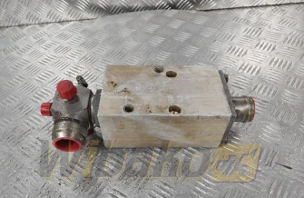 Zestaw zaworów Case 821C 