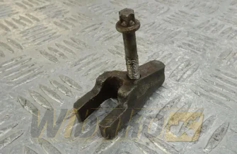 Uchwyt wtryskiwacza Deutz 04291497