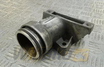 Kolano obudowy chłodniczki oleju Deutz 04906306