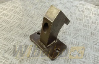 Łapa silnika przód, prawa do silnika Deutz F3L1011 