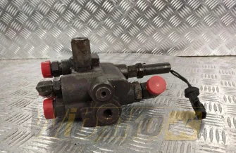 Zestaw zaworów Case 921C 