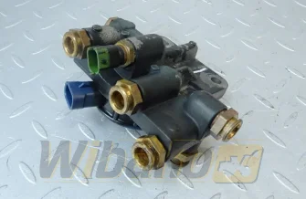 Podstawa filtra paliwa Cummins 4898756