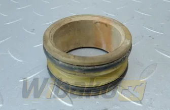 Łącznik pompy wody Deutz 04200486