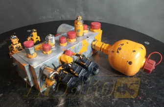 Zestaw zaworów Liebherr OF7428A E-5