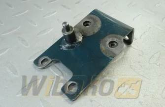 Wspornik dźwigni gaszenia do silnika Kubota D1503 16427-60110