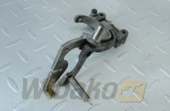Dźwignia regulatora gazu do silnika Kubota D950 15752-56050