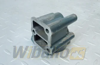 Obudowa termostatu do silnika Kubota V2607 1J700-72700
