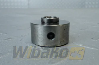 Sworzeń koła zębatego pośredniego D= 35 mm do silnika Kubota V2607 1J710-24252