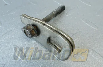 Uchwyt wtryskiwacza do silnika Kubota V3307 1G772-53450