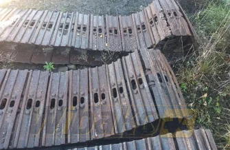 Gąsienice Volvo EC240 