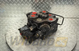 Rozdzielacz Komatsu CMT01582 M/2