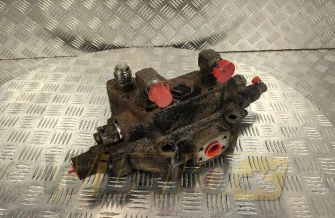 Rozdzielacz Komatsu C0110-5002 