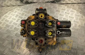 Rozdzielacz Liebherr L521 