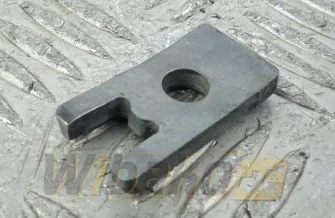 Uchwyt wtryskiwacza do silnika Deutz D2011 04281147