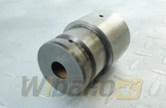 Sworzeń koła zębatego pośredniego Deutz 04264438