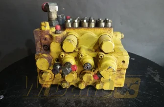 Rozdzielacz Komatsu PC210-6K D63S2Y039