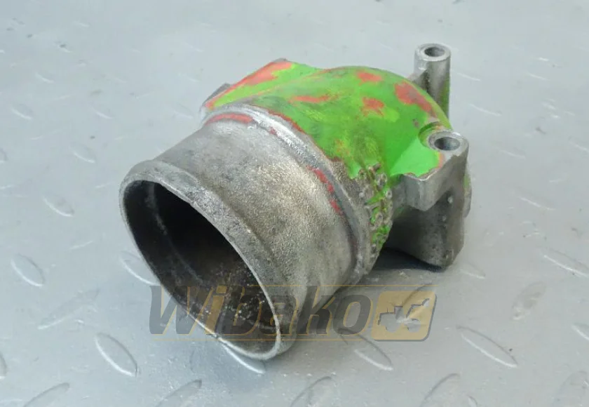 Kolano pompy wody Deutz 04220705 – używany