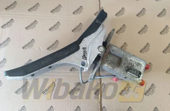 Pedał Liebherr BG-7 2/3 L 01 9882965-000