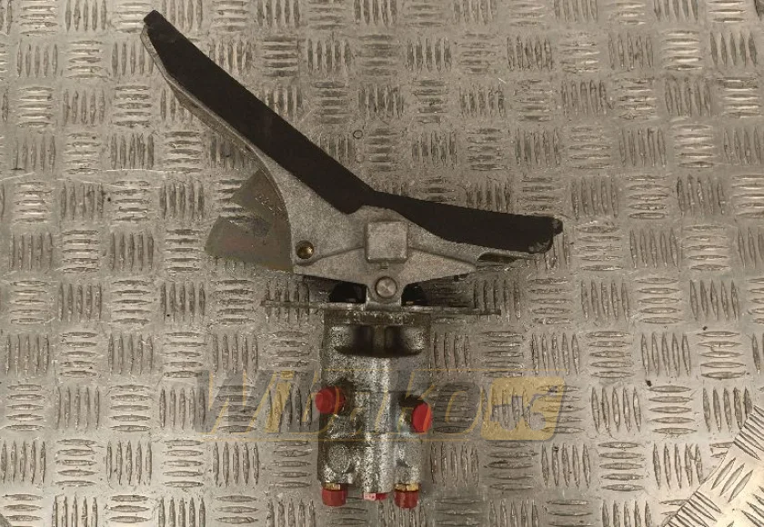 Pedał Liebherr VG7 - 2/3 R07 9079258-101 – używany
