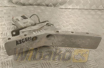Pedał Liebherr VG-7 2/3 L01 9882965-000 – używany (2)