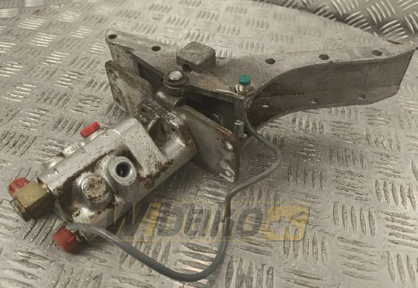 Pedał Liebherr VG-7 2/3 L01 9882965-000 – używany