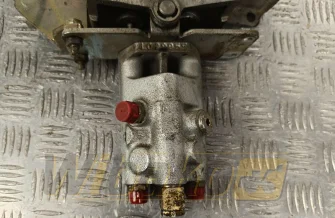 Pedał Liebherr VG7 - 2/3 R07 9079258-101 – używany (2)