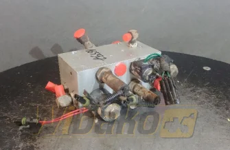 Zestaw zaworów Case 198998A4 E-3 C-2