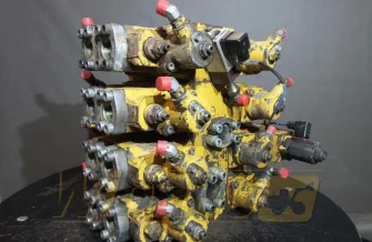 Rozdzielacz Komatsu PC240 