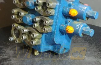 Rozdzielacz Liebherr R9002491052 5717290