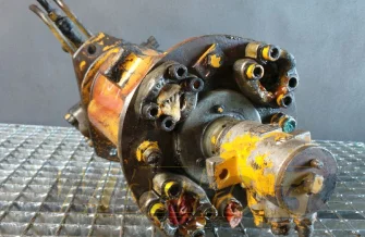 Kolumna obrotu Liebherr R912 