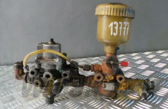 Zestaw zaworów Knorr LA4103 