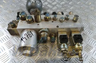 Zestaw zaworów Liebherr OF7428A E-6