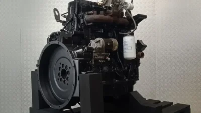 Remont silnika Cummins QSB 4.5 w koparce New Holland E175B