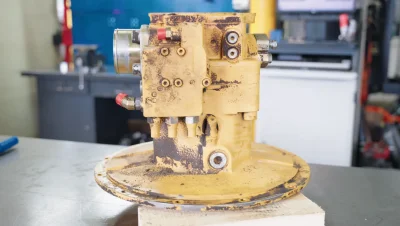 Kompleksowy przegląd i naprawa pompy A11V130 z Caterpillara M315 – krok po kroku
