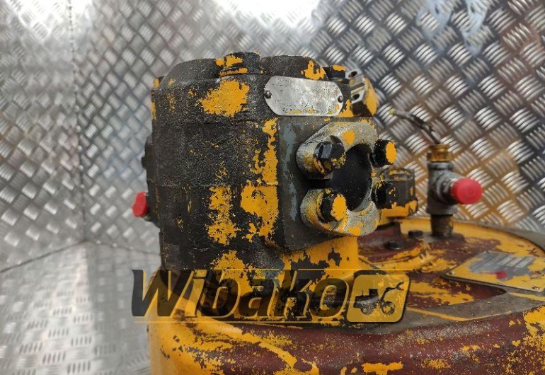 Pompa hydrauliczna Commercial D230-32 657735C91